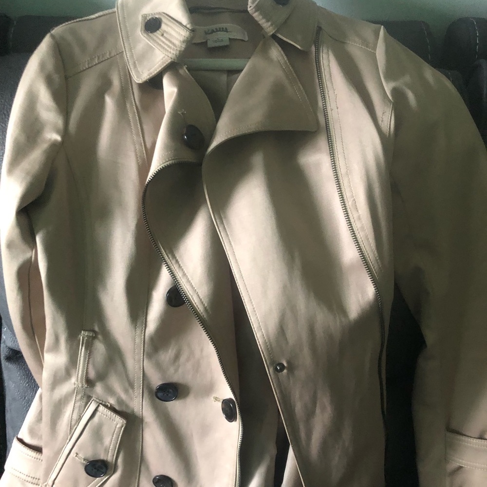 Trench coat good condition